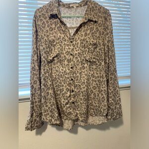 Maurice’s Leopard print long sleeve blouse size large